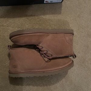 UGG Neumel
